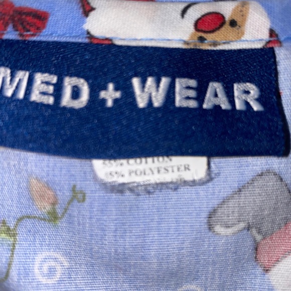 Christmas Scrub Top Size Medium Med+ Wear preowned in excellent condition - Picture 5 of 6